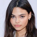 Ariana Greenblatt als Young Nina