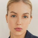 Gabby Thomas als Janelle