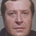 Pierre Decazes als Hotel Owner