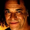 Marku Ribas als Musician on the boat