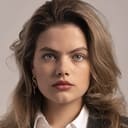 Alva Bratt als Esther