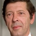 Edwin Richfield als Chief Magistrate