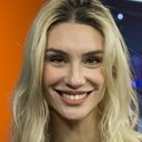 Paula Morales als María
