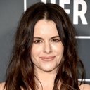 Emily Hampshire als Julia Bowe