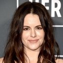 Emily Hampshire als Julie