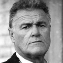 Charles Napier als Commander Gilmour