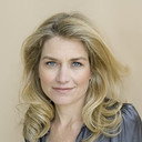 Marianne Shine als Carrie