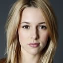 Alona Tal als Helen Cooper (voice)