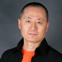 Yves Yan als Yi