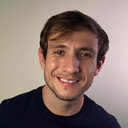 Orlando Rodrigues als Detective Charlie