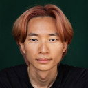 Alexander Tuji Nam als Bruno