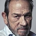 Tommy Lee Jones als Cosmo