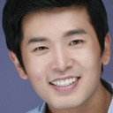 Lee Jong-Bak als Reporter Gang
