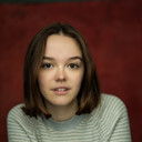 Erica Ford als Kitty