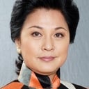 Gigi Wong als Ms. Leung