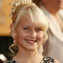 Bree Seanna Wall als Sofia Metz