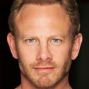 Ian Ziering als Fin Shepard