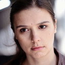 Aline Adam als M.