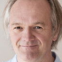 Jean Maheux als Bishop Charlebois