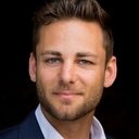 Ari Boyland als Russell