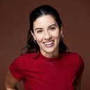 Natasha Mercado als Angela Harmon