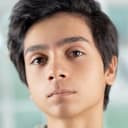 Alexander Molony als Mayu