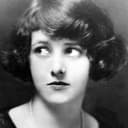 Faire Binney als Lucy Osborn