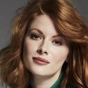 Emily Beecham als Dierdre