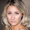 Christine Tucker als Young Deedee