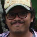 Hadian Saputra als VOX POP Tukang Parkir