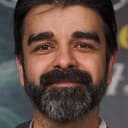 Amir Hedayati als Employé clinique vétérinaire