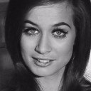 Valerie Leon als Jane Darling