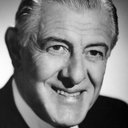 Paul Harvey als Mr. Smythe