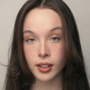 Ella Beatty als Kate