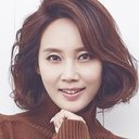 오현경 als Dong-woo's Mother