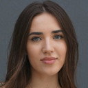 Ruby Jerins als Caroline Hawkins