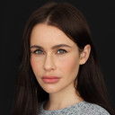 Jeanne Kietzmann als Ari