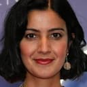 Rakhee Thakrar als Mrs. Evans