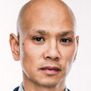 GlennThomas Cruz als John Anderson