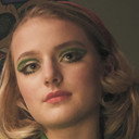 Emily Desser als 