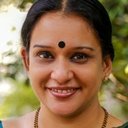 Maala Parvathi als Dr. Rosamma