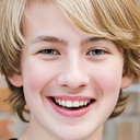 Joel Ridge Hawkinson als Boy in Park