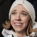 Clare McNulty als Dominique