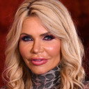 Victoria Zdrok als Self - Miss November