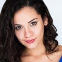 Isabelle McCalla als Doris