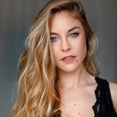 Brooke Burgstahler als Woman on the bus