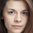 Selin Uzal als Derya