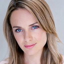 Emma Leonard als Verity McGuire