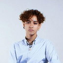 Lukas Van als Alison