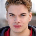 Samuel Hummel als Dennis